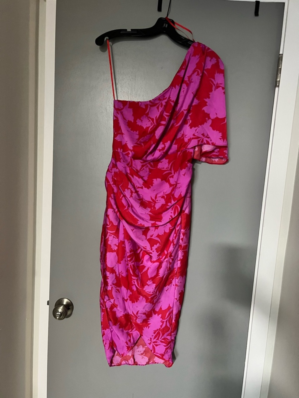 DO+BE One-Shoulder Pink Floral Midi Dress - Picture 2 of 4